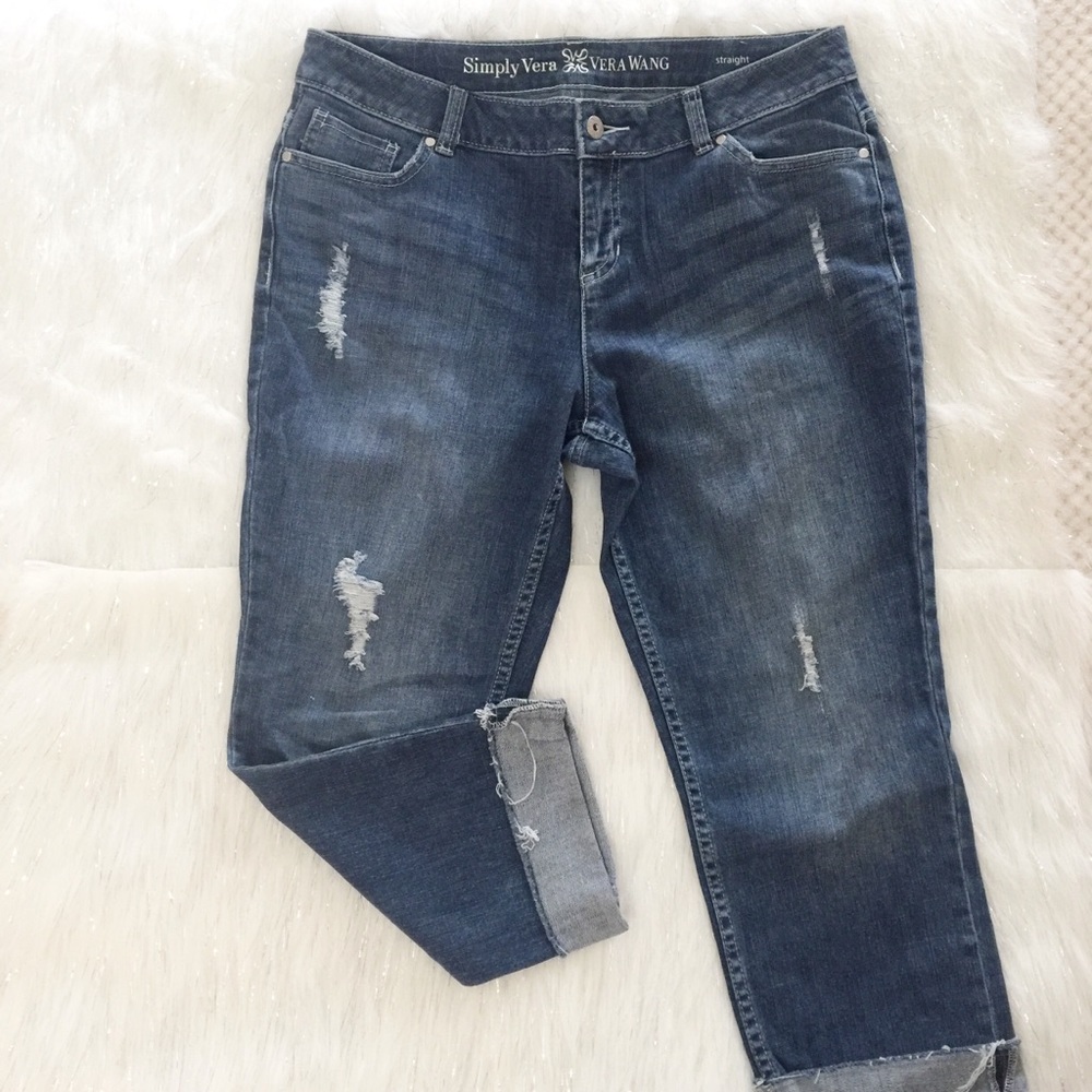 Vera wang straight leg distressed Capri size 12